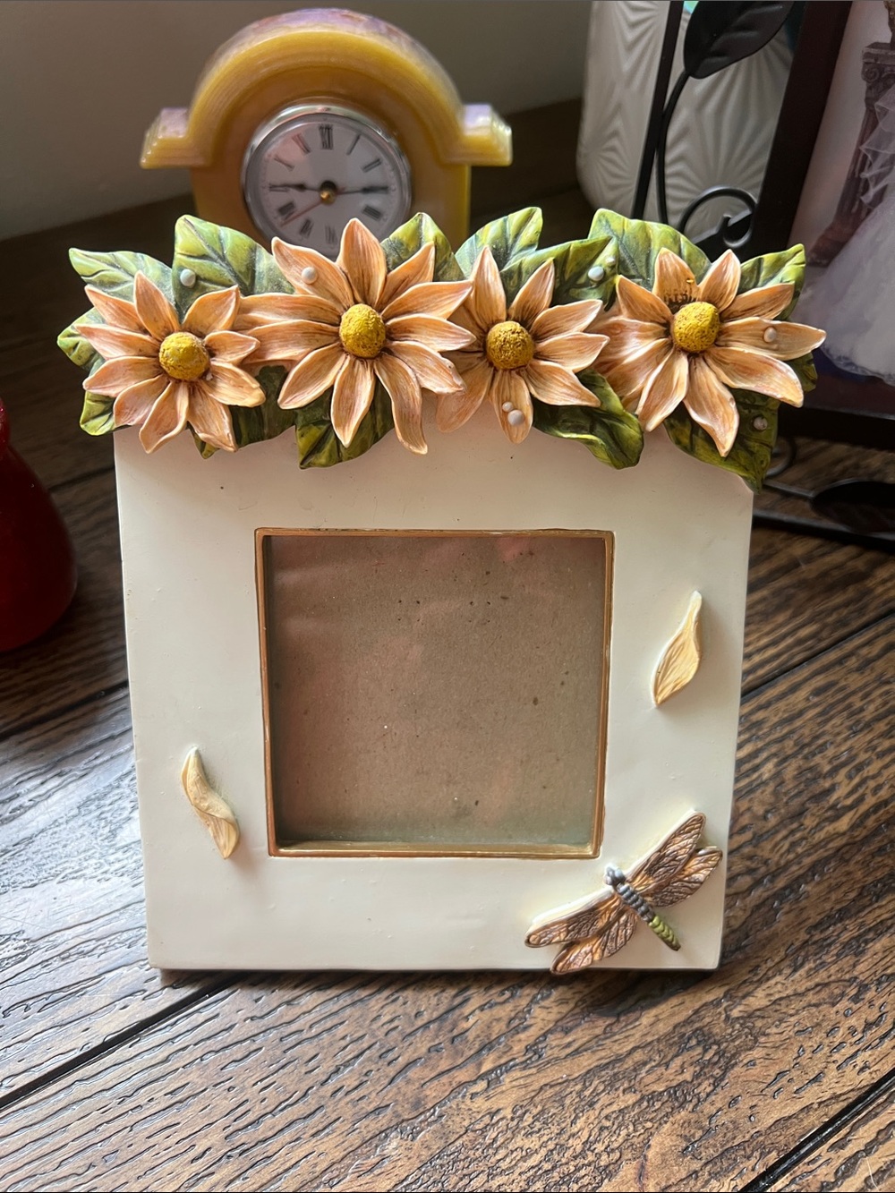 Floral Daisy Photo Frame with Dragonfly Accent - Cream and Peach